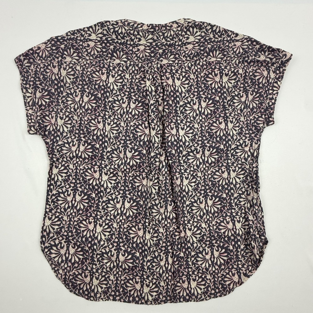 Faherty Womens Floral Bird Print Henley Blouse Navy Blue Short Sleeve Size M - Picture 2 of 7